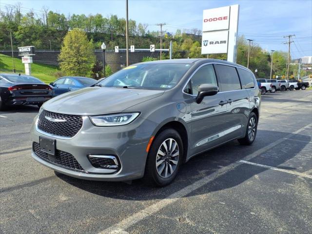 2023 Chrysler Pacifica Hybrid Touring L