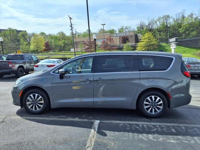 2023 Chrysler Pacifica Hybrid Touring L