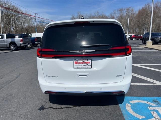 2025 Chrysler Pacifica PACIFICA SELECT AWD