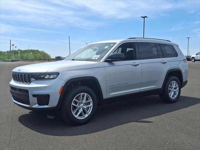 2022 Jeep Grand Cherokee L Laredo 4x4