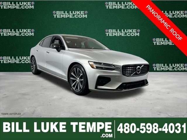 2022 Volvo S60 B5 Momentum