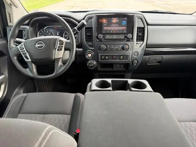 2023 Nissan Titan Crew Cab SV 4x4