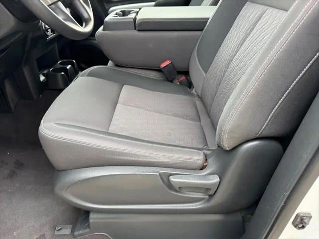 2023 Nissan Titan Crew Cab SV 4x4