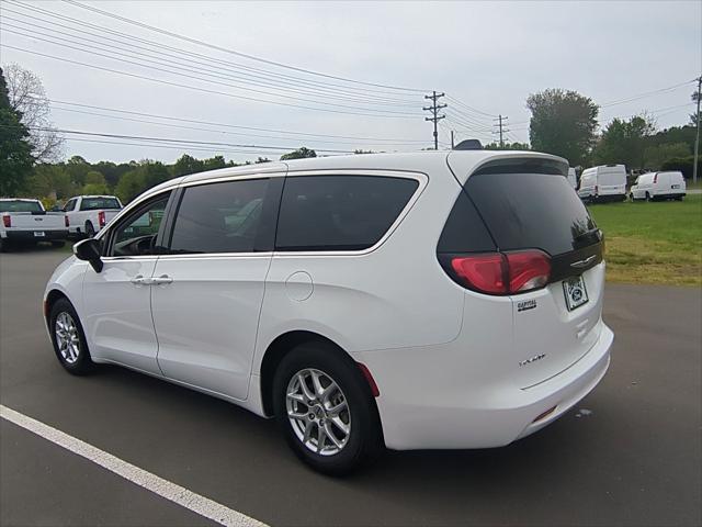 2023 Chrysler Voyager LX