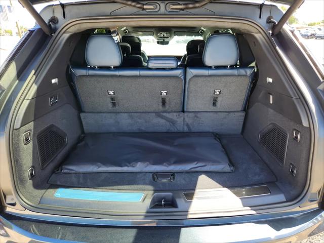 2025 Cadillac Escalade Luxury 2 AWD