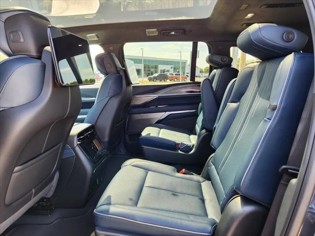 2025 Cadillac Escalade Luxury 2 AWD