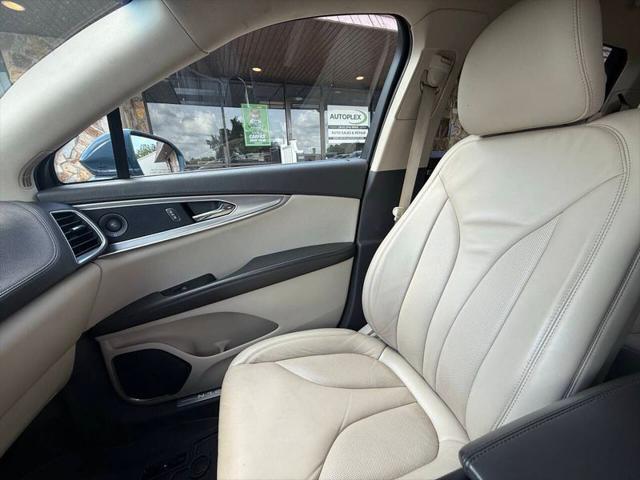2019 Lincoln Nautilus Select