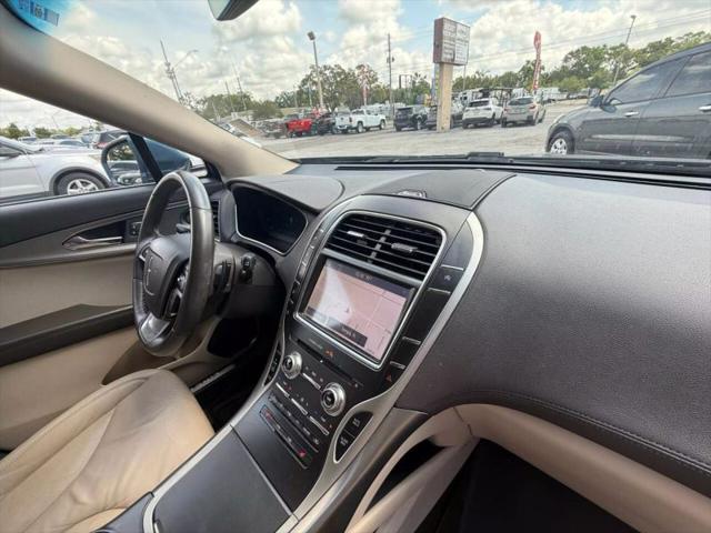 2019 Lincoln Nautilus Select