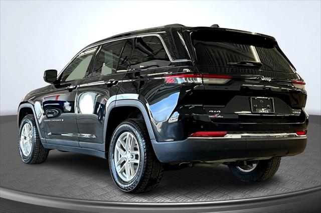 2023 Jeep Grand Cherokee Laredo 4x4