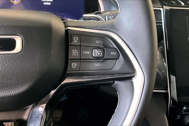 2023 Jeep Grand Cherokee Laredo 4x4