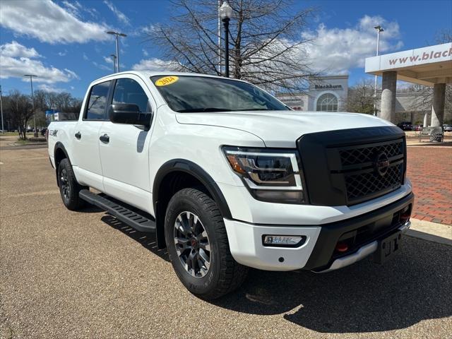 2024 Nissan TITAN Crew Cab PRO-4X 4x4