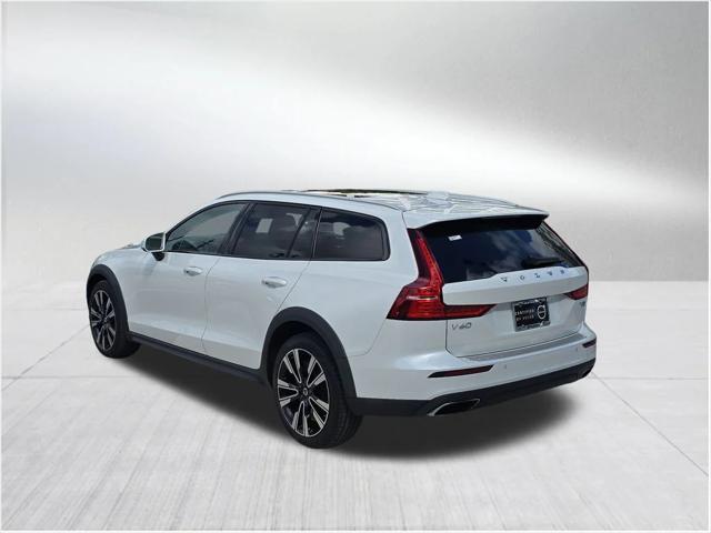2022 Volvo V60 Cross Country T5