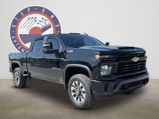 2024 Chevrolet Silverado 2500HD 4WD Crew Cab Standard Bed Custom