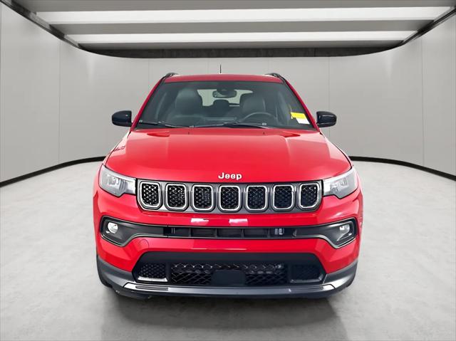 2023 Jeep Compass Latitude Lux FWD