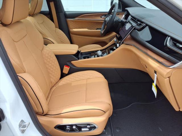 2025 Jeep Grand Cherokee GRAND CHEROKEE SUMMIT RESERVE 4X4