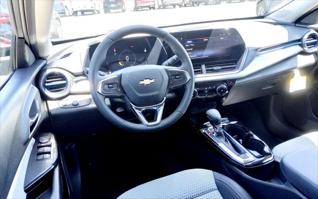 2025 Chevrolet Trax FWD LT