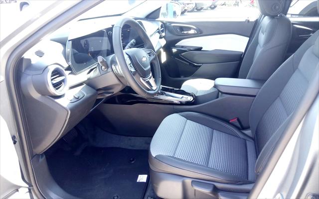 2025 Chevrolet Trax FWD LT