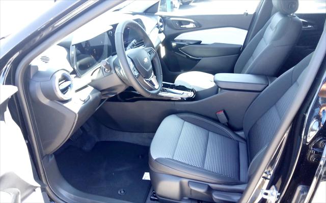 2025 Chevrolet Trax FWD LT