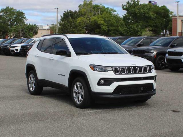 2025 Jeep Compass COMPASS LATITUDE 4X4