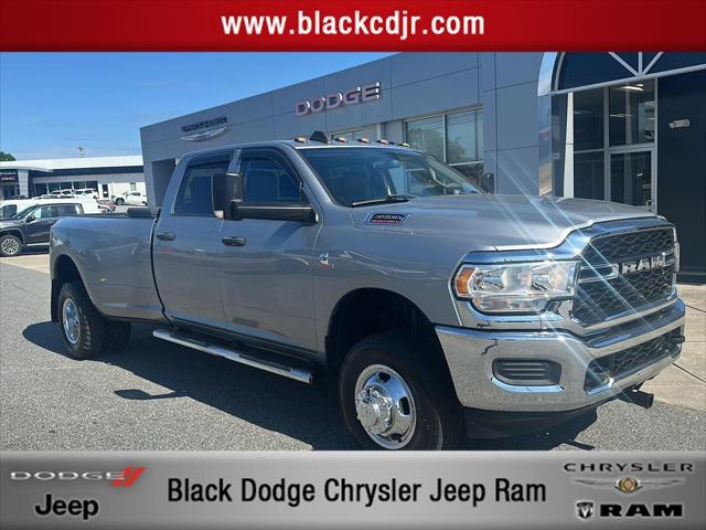 2019 RAM 3500 Tradesman Crew Cab 4x4 8 Box