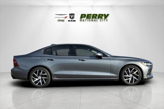 2020 Volvo S60 T5 Momentum