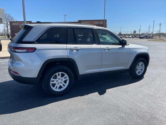 2023 Jeep Grand Cherokee Laredo 4x4