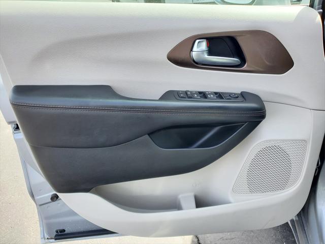 Used 2018 Chrysler Pacifica For Sale in Waterford Twp, MI