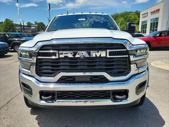 2025 RAM Ram 5500 Chassis Cab RAM 5500 TRADESMAN CHASSIS CREW CAB 4X4 84 CA
