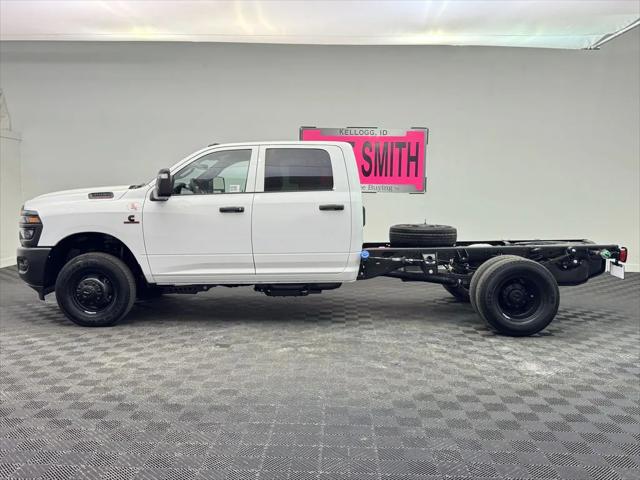 2025 RAM Ram 3500 Chassis Cab RAM 3500 TRADESMAN CREW CAB CHASSIS 4X4 60 CA