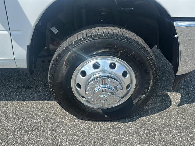 2025 RAM Ram 3500 Chassis Cab RAM 3500 TRADESMAN CREW CAB CHASSIS 4X4 60 CA