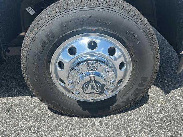 2025 RAM Ram 3500 Chassis Cab RAM 3500 TRADESMAN CREW CAB CHASSIS 4X4 60 CA