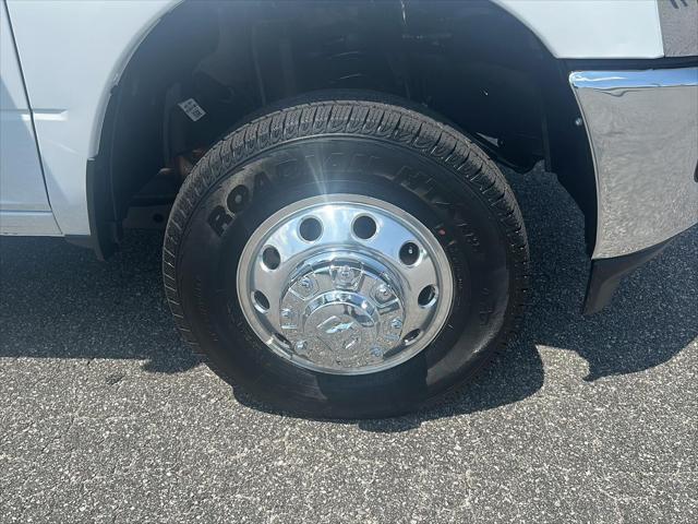 2025 RAM Ram 3500 Chassis Cab RAM 3500 TRADESMAN CREW CAB CHASSIS 4X4 60 CA