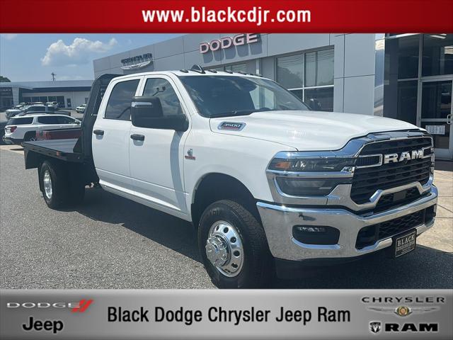 2025 RAM Ram 3500 Chassis Cab RAM 3500 TRADESMAN CREW CAB CHASSIS 4X4 60 CA