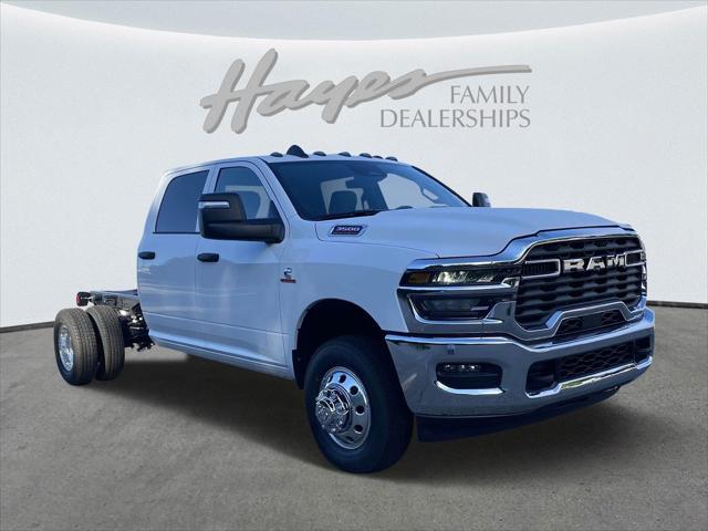 2025 RAM Ram 3500 Chassis Cab RAM 3500 TRADESMAN CREW CAB CHASSIS 4X4 60 CA