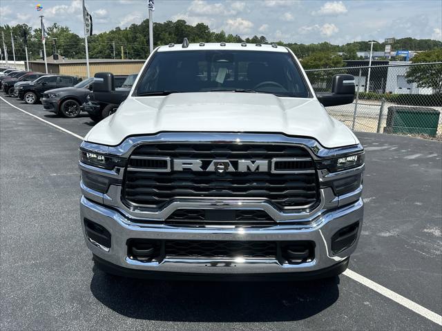 2025 RAM Ram 3500 Chassis Cab RAM 3500 TRADESMAN CREW CAB CHASSIS 4X4 60 CA