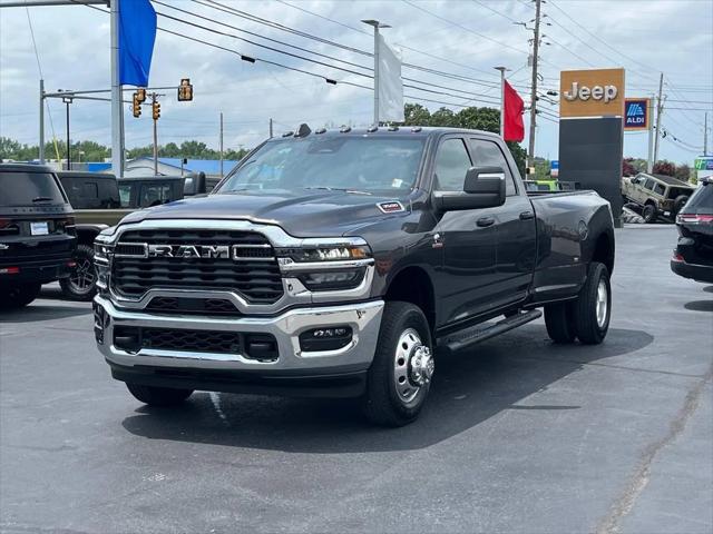 2025 RAM Ram 3500 RAM 3500 TRADESMAN CREW CAB 4X4 8 BOX