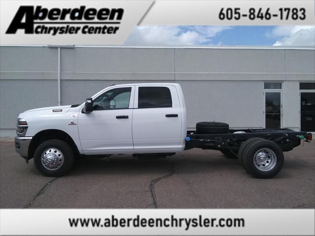 2025 RAM Ram 3500 Chassis Cab RAM 3500 TRADESMAN CREW CAB CHASSIS 4X4 60 CA 2025 RAM Ram 3500 Chassis Cab RAM 3500 TRADESMAN CREW CAB CHASSIS 4X4 60 CA