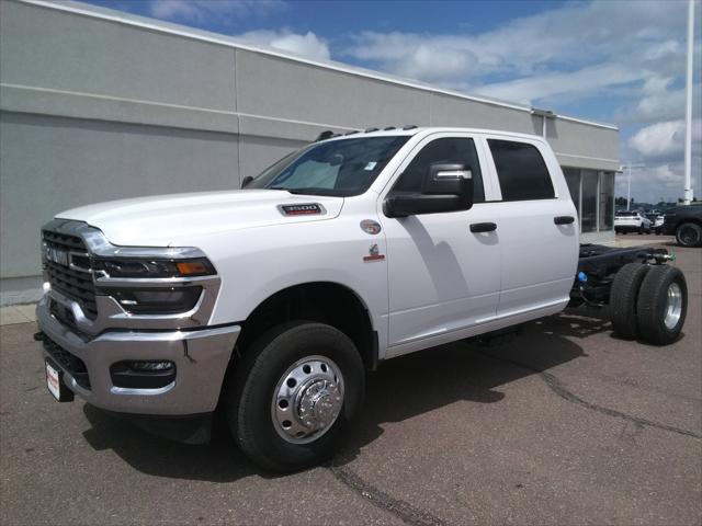 2025 RAM Ram 3500 Chassis Cab RAM 3500 TRADESMAN CREW CAB CHASSIS 4X4 60 CA 2025 RAM Ram 3500 Chassis Cab RAM 3500 TRADESMAN CREW CAB CHASSIS 4X4 60 CA