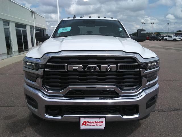 2025 RAM Ram 3500 Chassis Cab RAM 3500 TRADESMAN CREW CAB CHASSIS 4X4 60 CA 2025 RAM Ram 3500 Chassis Cab RAM 3500 TRADESMAN CREW CAB CHASSIS 4X4 60 CA