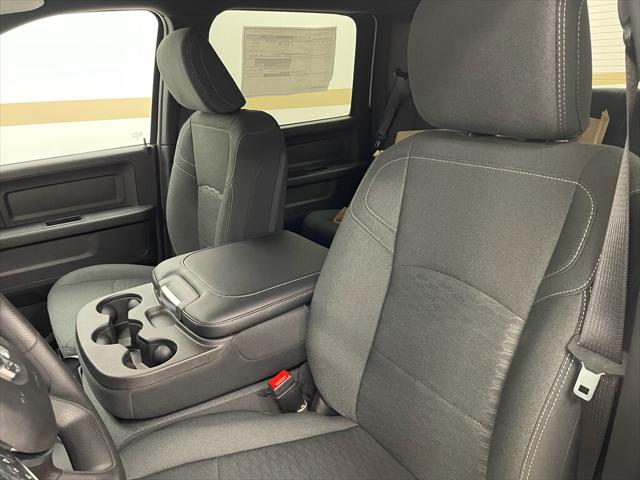 2025 RAM Ram 5500 Chassis Cab RAM 5500 TRADESMAN CHASSIS CREW CAB 4X4 60 CA