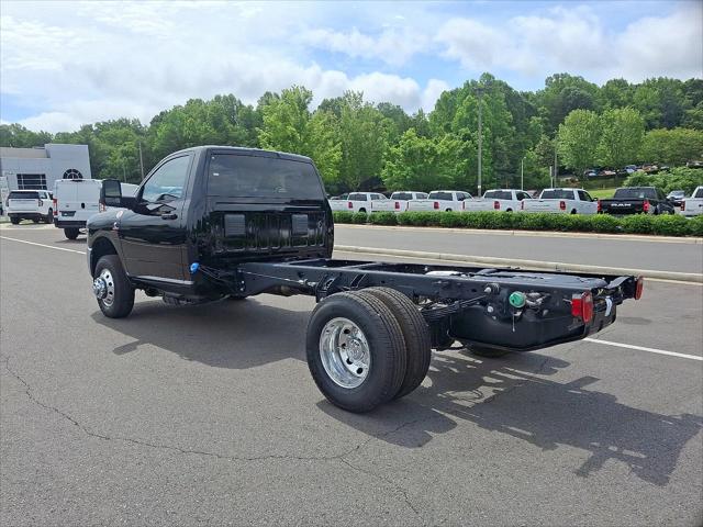 2025 RAM Ram 3500 Chassis Cab RAM 3500 TRADESMAN CHASSIS REGULAR CAB 4X4 84 CA