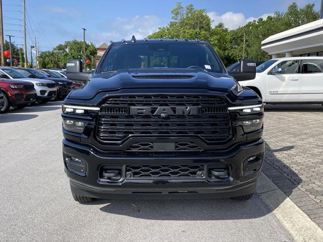 2025 RAM Ram 3500 RAM 3500 LIMITED CREW CAB 4X4 8 BOX