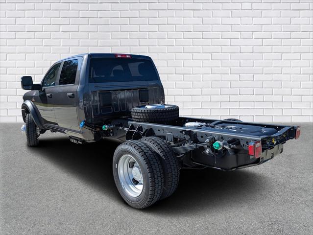 2025 RAM Ram 5500 Chassis Cab RAM 5500 TRADESMAN CHASSIS CREW CAB 4X4 60 CA