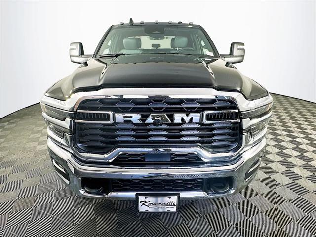 2025 RAM Ram 5500 Chassis Cab RAM 5500 TRADESMAN CHASSIS CREW CAB 4X4 84 CA