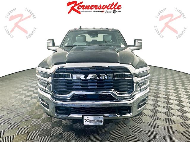 2025 RAM Ram 3500 Chassis Cab RAM 3500 TRADESMAN CREW CAB CHASSIS 4X4 60 CA