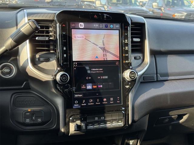 2025 RAM Ram 5500 Chassis Cab RAM 5500 BIG HORN CHASSIS CREW CAB 4X4 84 CA