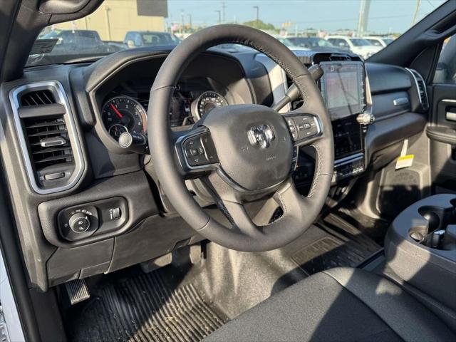 2025 RAM Ram 5500 Chassis Cab RAM 5500 BIG HORN CHASSIS CREW CAB 4X4 84 CA