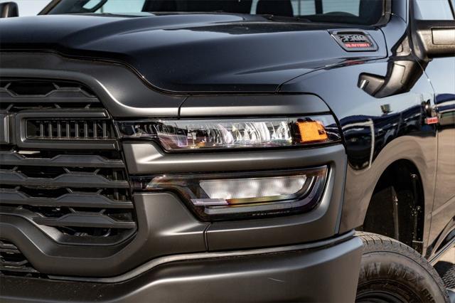 2025 RAM Ram 3500 RAM 3500 TRADESMAN CREW CAB 4X4 8 BOX