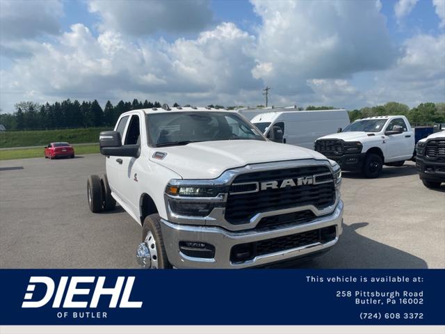 2025 RAM Ram 3500 Chassis Cab RAM 3500 TRADESMAN CREW CAB CHASSIS 4X4 60 CA