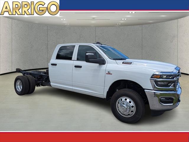 2025 RAM Ram 3500 Chassis Cab RAM 3500 TRADESMAN CREW CAB CHASSIS 4X4 60 CA